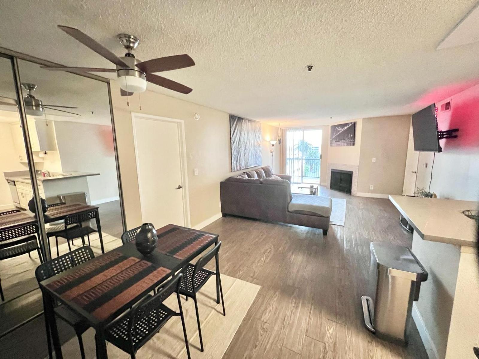 Hollywood Two Bedroom & Free Two Parking Spots Apartment Los Angeles Exterior photo